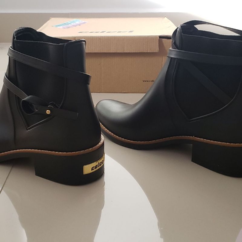 Bota chelsea colcci hot sale tiras preto resenha