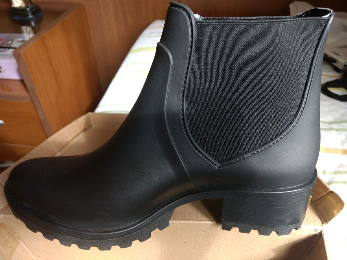 bota colcci tratorada preta