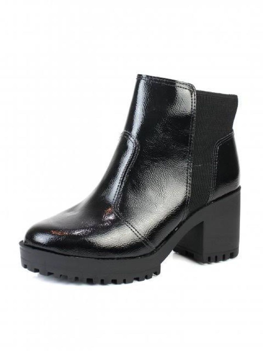 moleca bota tratorada