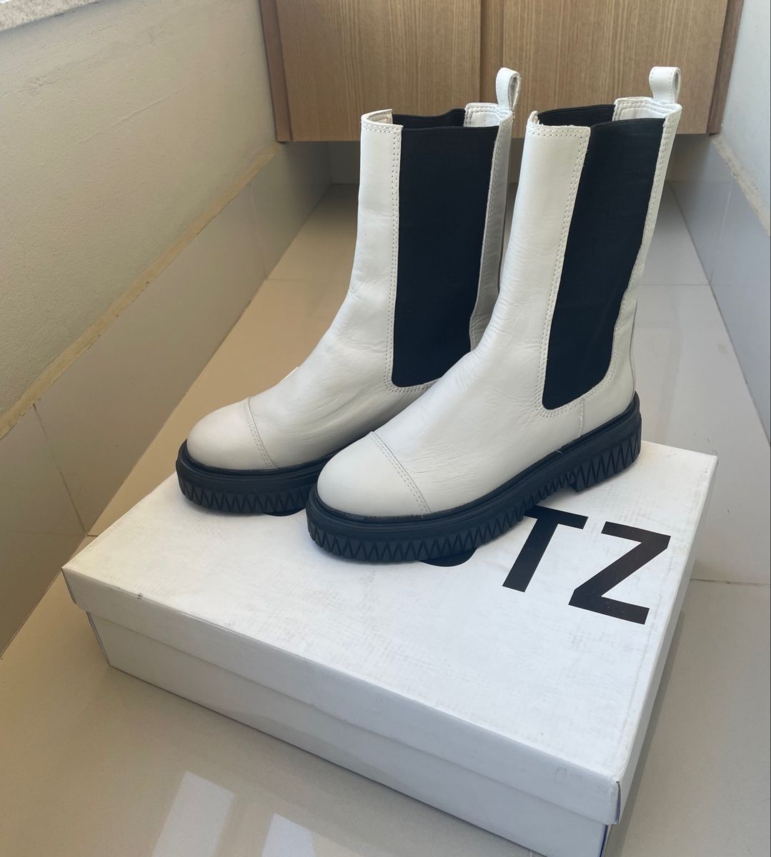 Bota Chelsea Schutz Branca Bota Feminina Schutz Nunca Usado