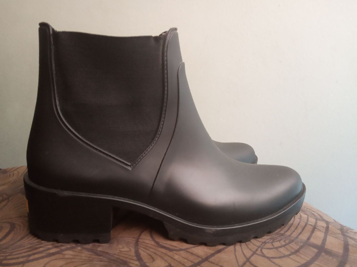 bota cano baixo colcci