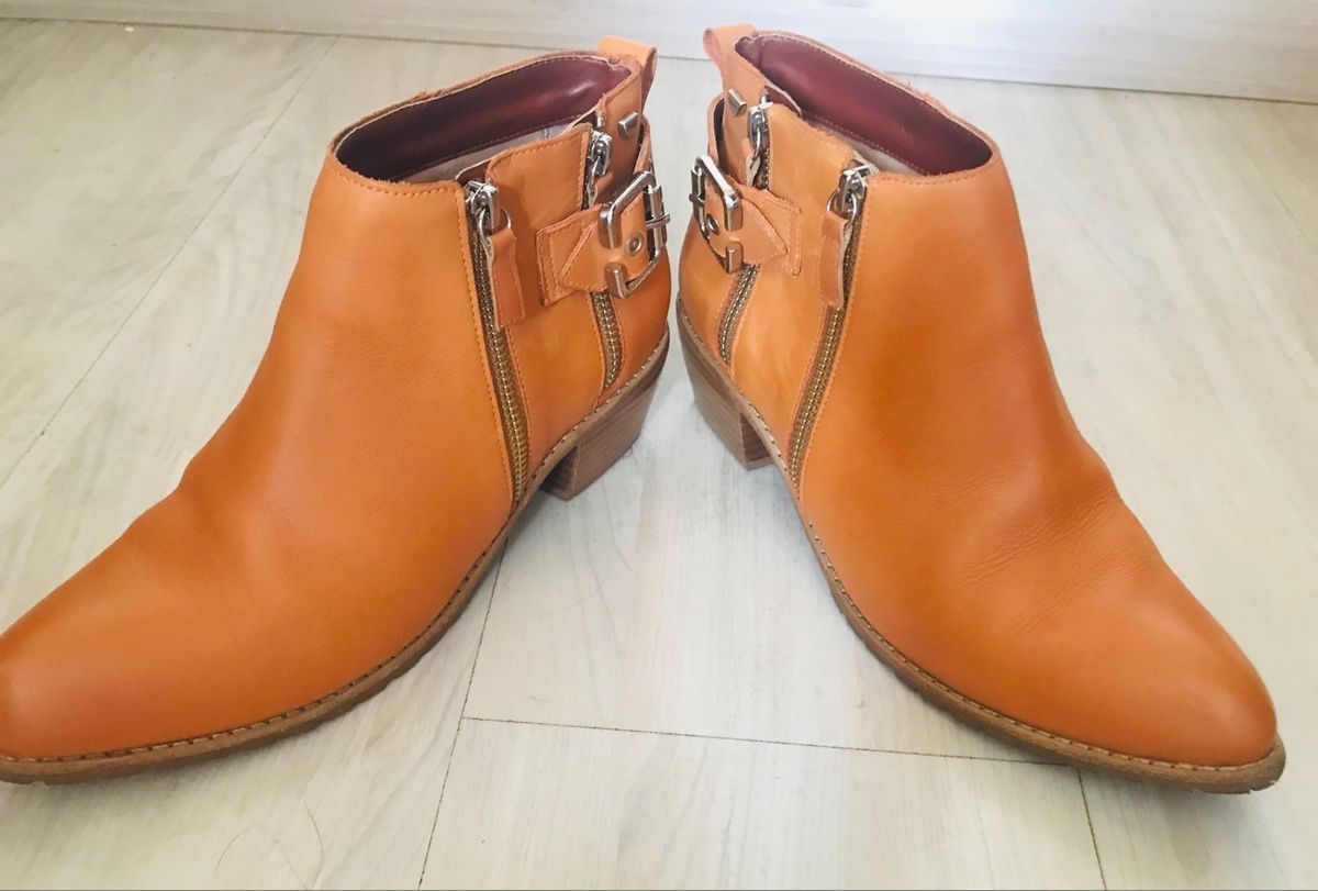 bota colcci caramelo