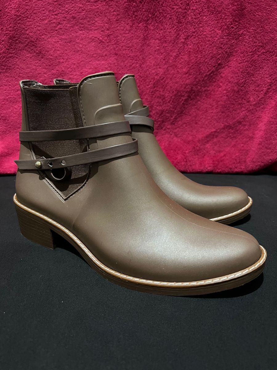 Bota colcci sale marrom