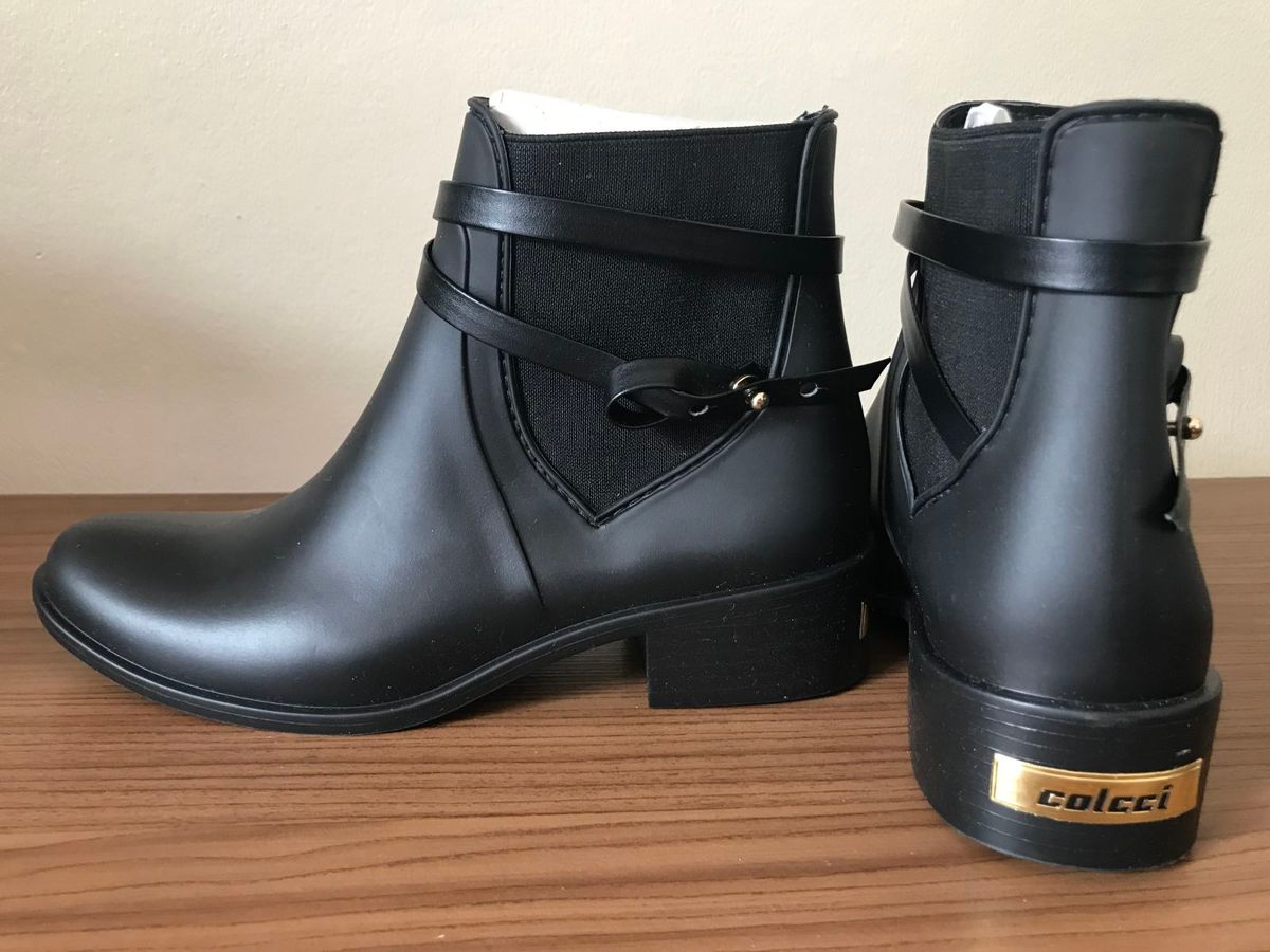 bota em pvc feminina