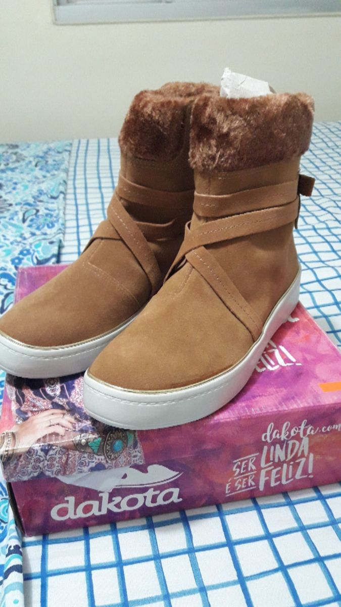 bota de pelinho por dentro