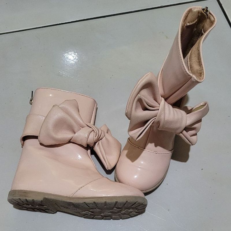 Bota sales infantil contramão