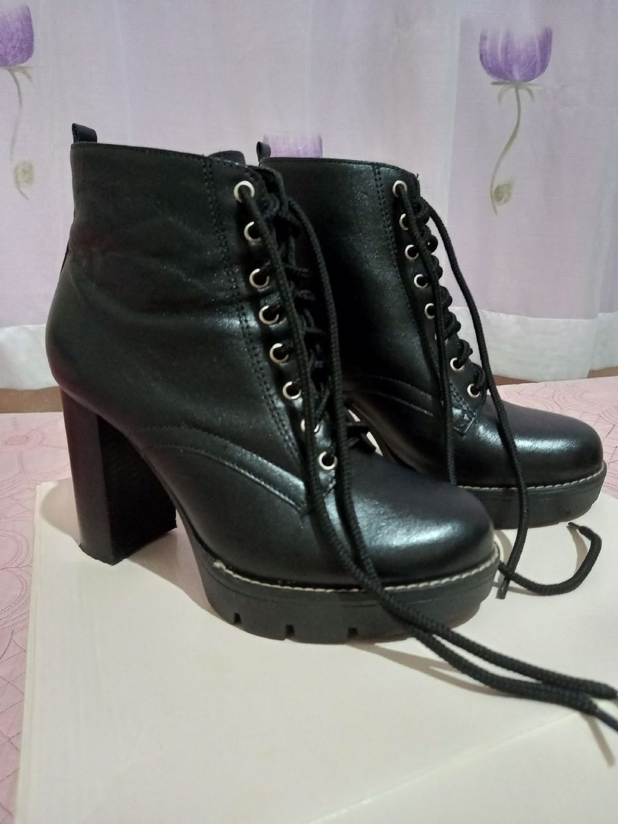 Bota Cortuno Lia Line Bota Feminina Lia Line Usado Enjoei