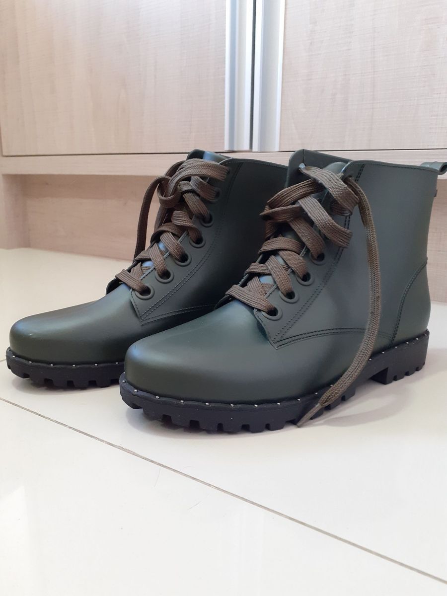 bota coturno colcci