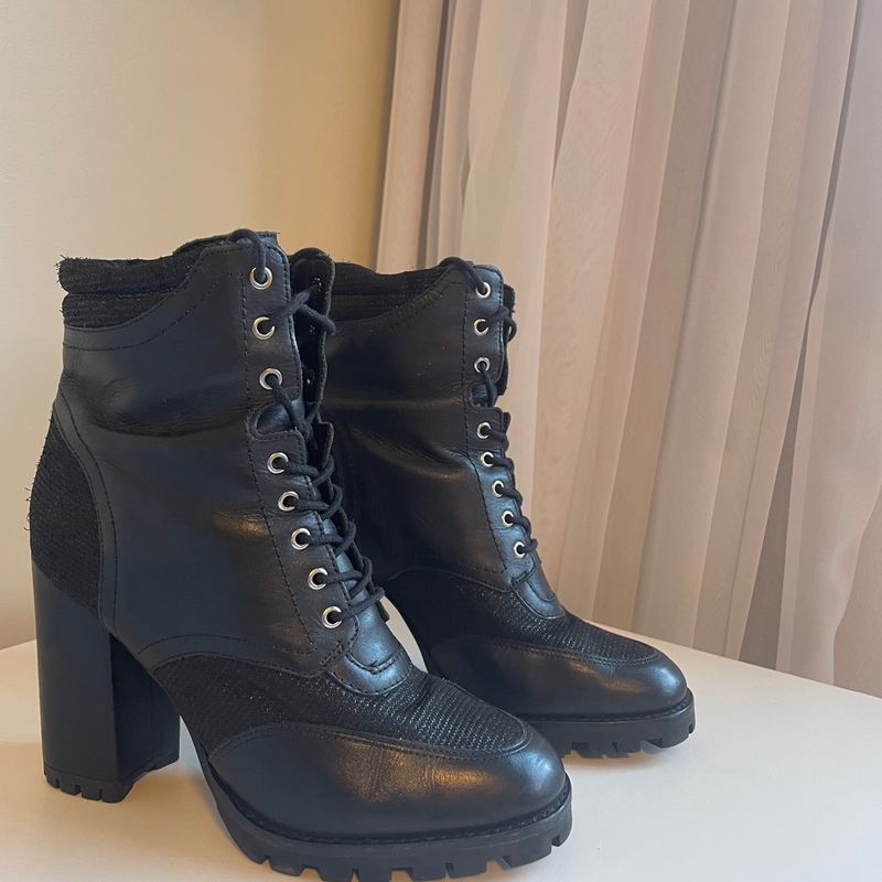 Bota coturno feminina store arezzo