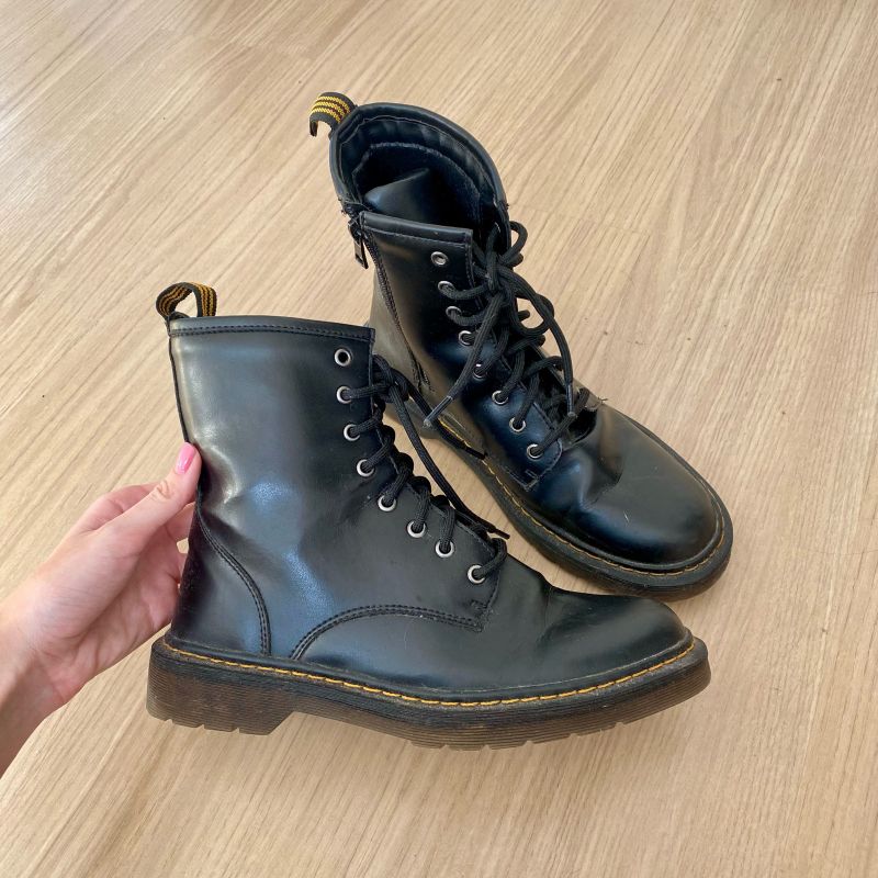 Coturno Tipo Martens Bota Coturno Couro Eco (Tipo Dr Martens