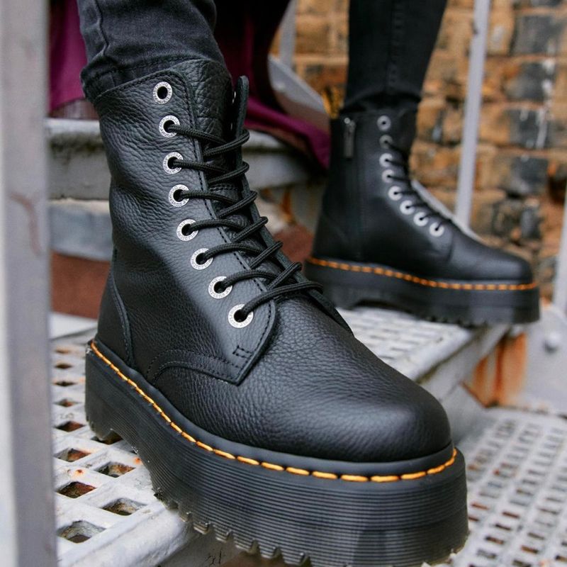 Coturno masculino sale dr martens