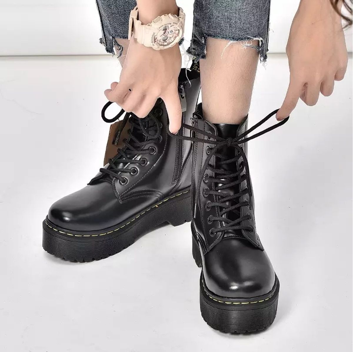 Coturno dr martens sales plataforma