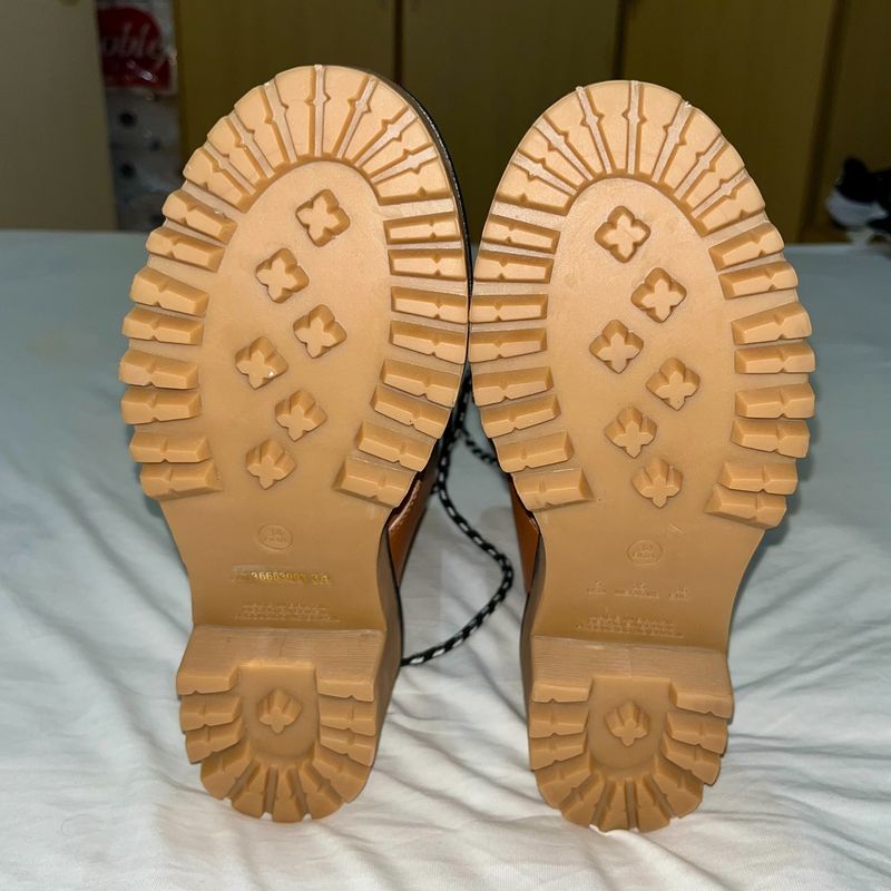 Bota coturno feminino com sola best sale tratorada satinato