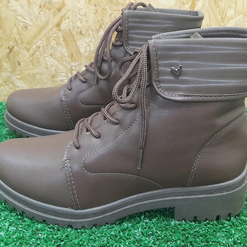 Coturno Feminino Tratorado Bota Blogueira com Bolsinha | Bota Feminina Lv  Botas Nunca Usado 77441101 | enjoei