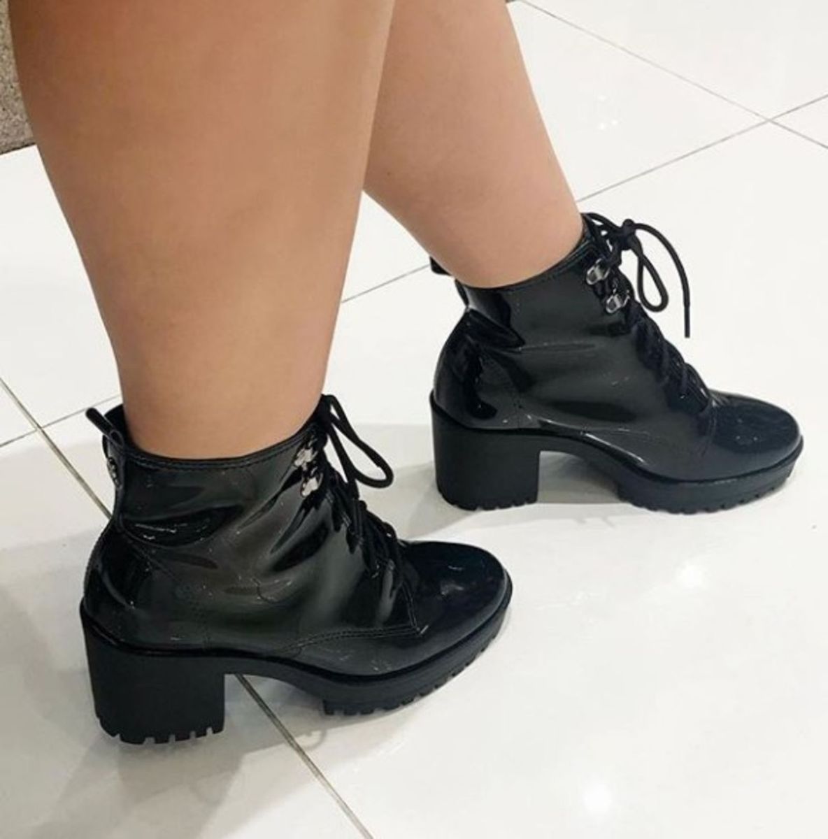 moleca coturno