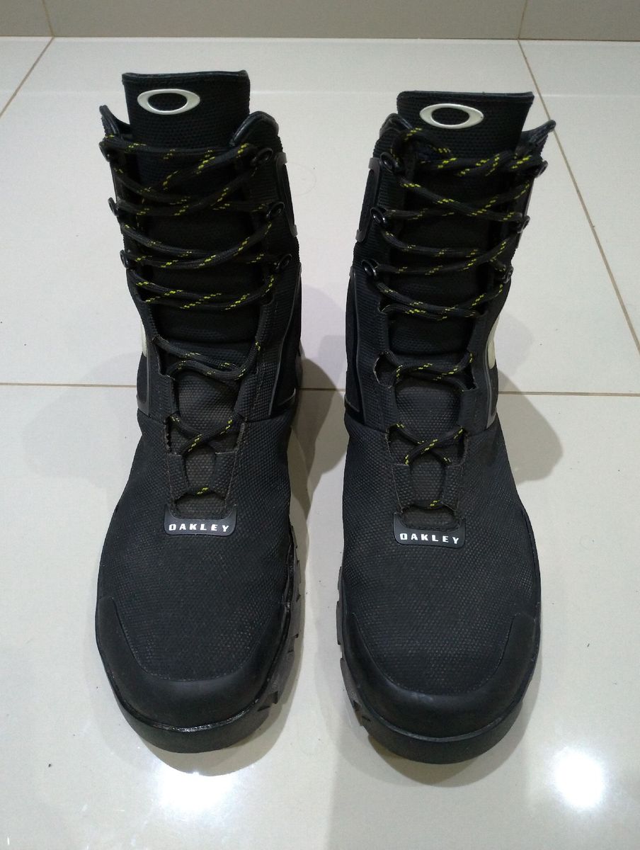 coturno oakley masculino