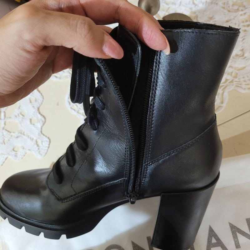 Bota Coturno Preta Couro Legítimo Salto Alto 36 Constance Bota