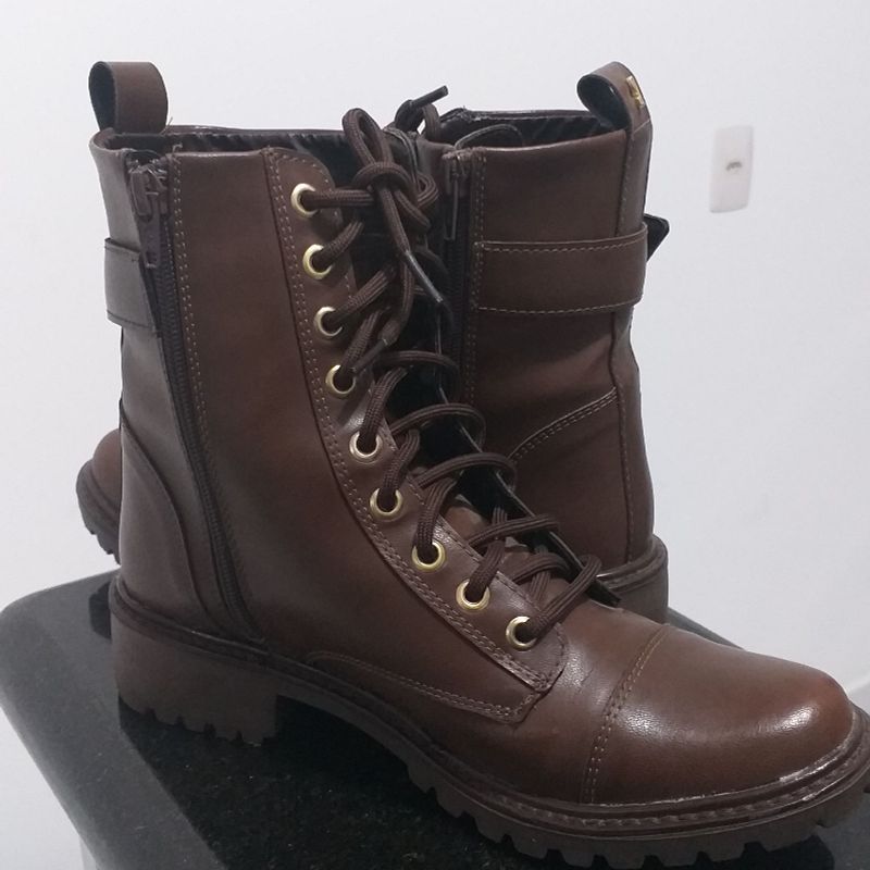 Bota coturno santa lolla hot sale fivela