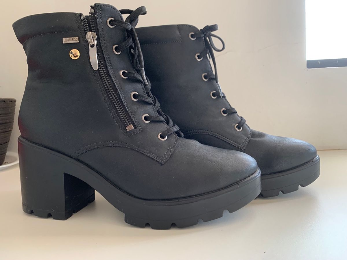 Bota feminina store sapatinho de luxo