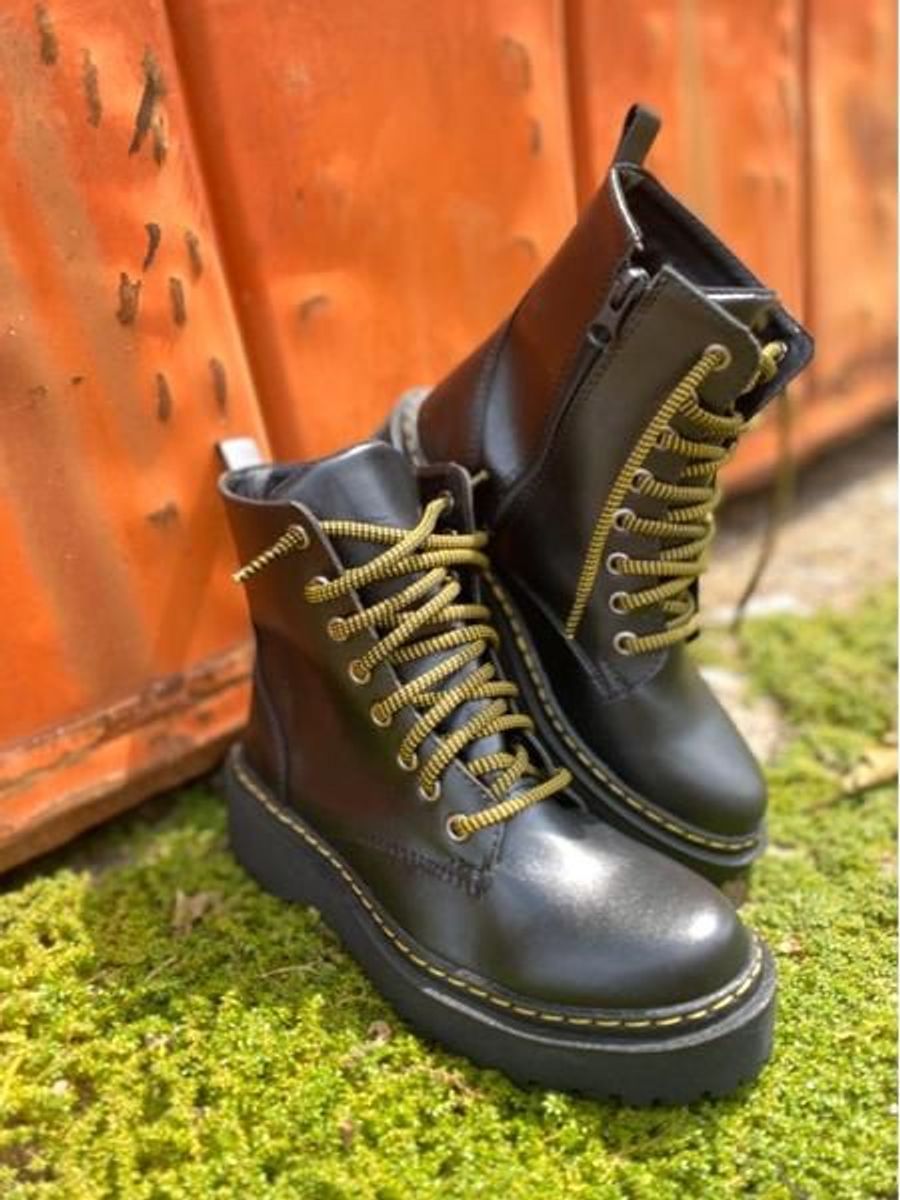 bota coturno alta