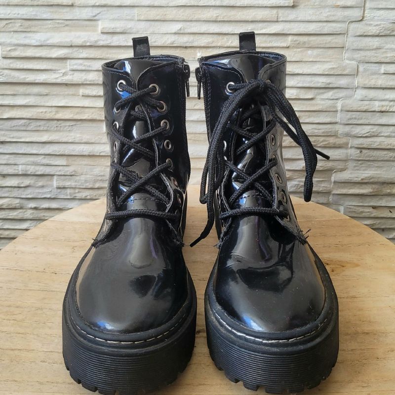 Bota coturno hot sale tratorada verniz