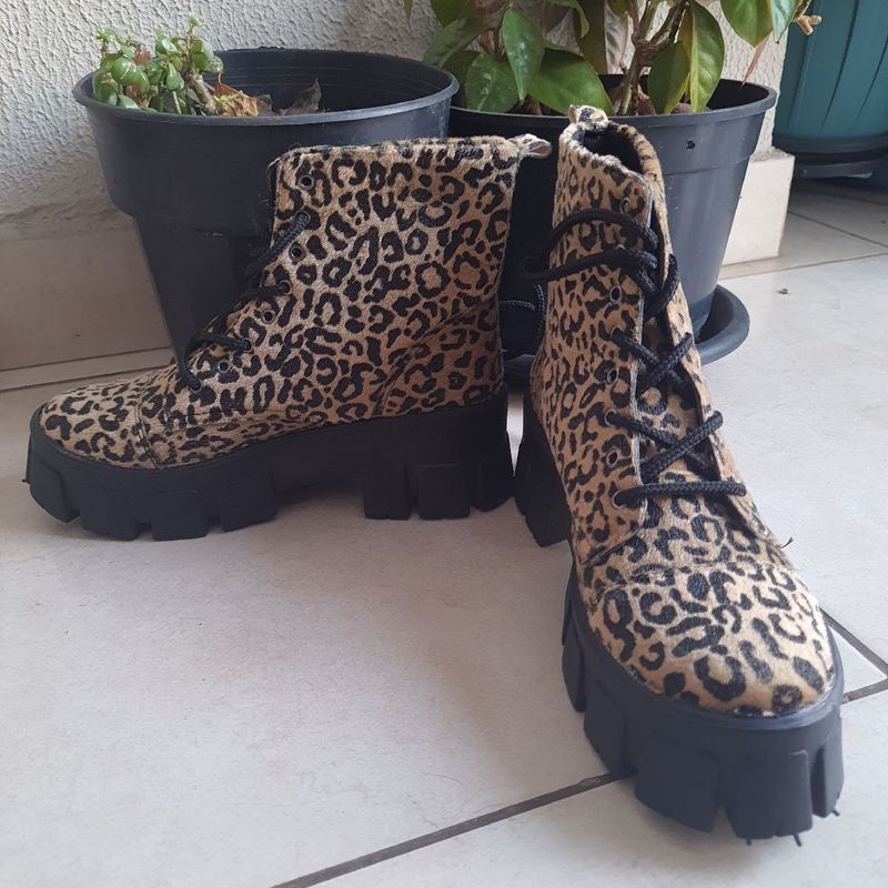 Bota Coturno Tratorado Feminino Animal Print Onça