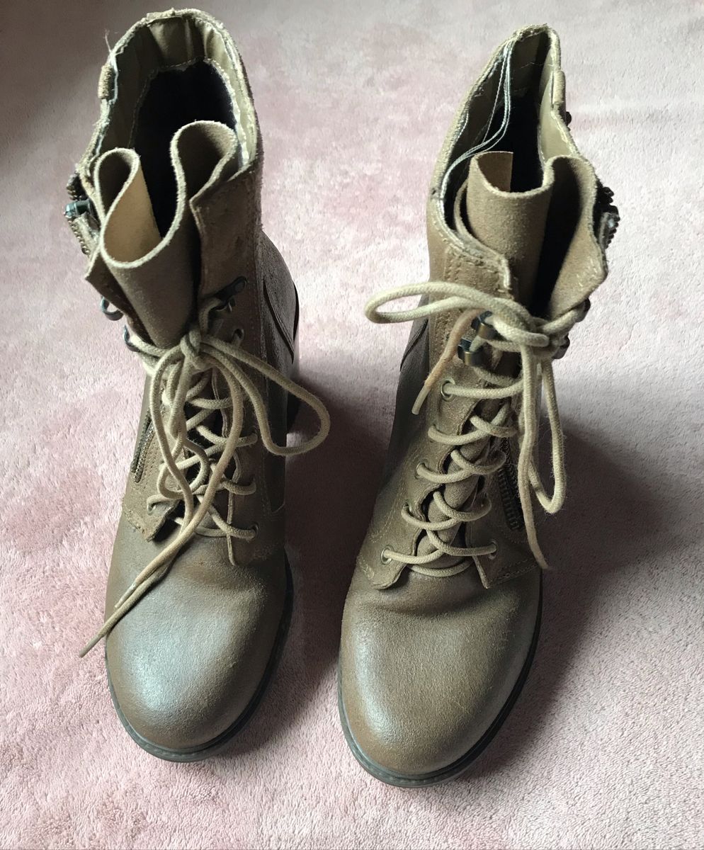 bota verde militar arezzo