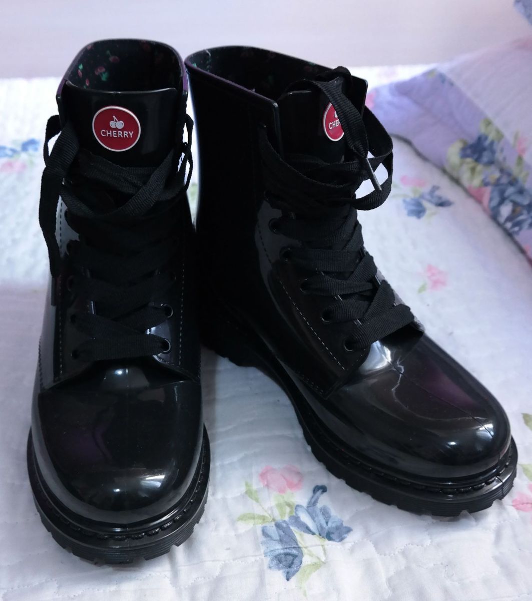 cherry bota