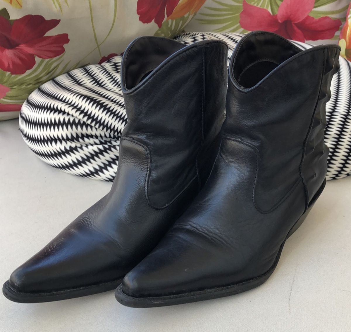 bota cano curto ponta fina