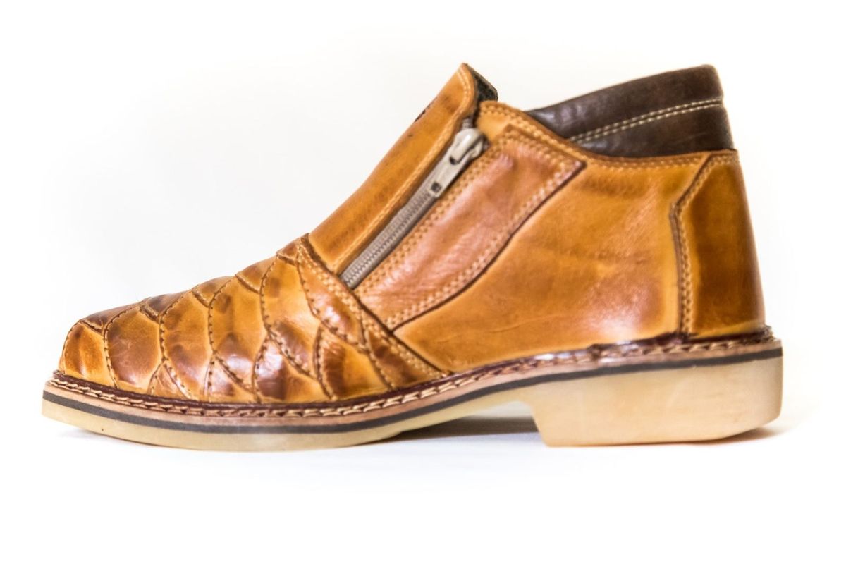 bota cano curto escamada masculina