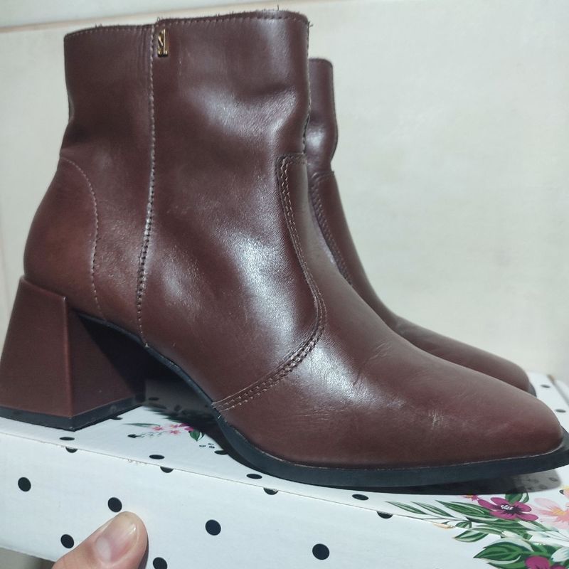 Santa Lolla Bota Couro Bico Quadrado Bota Couro Marrom Bico