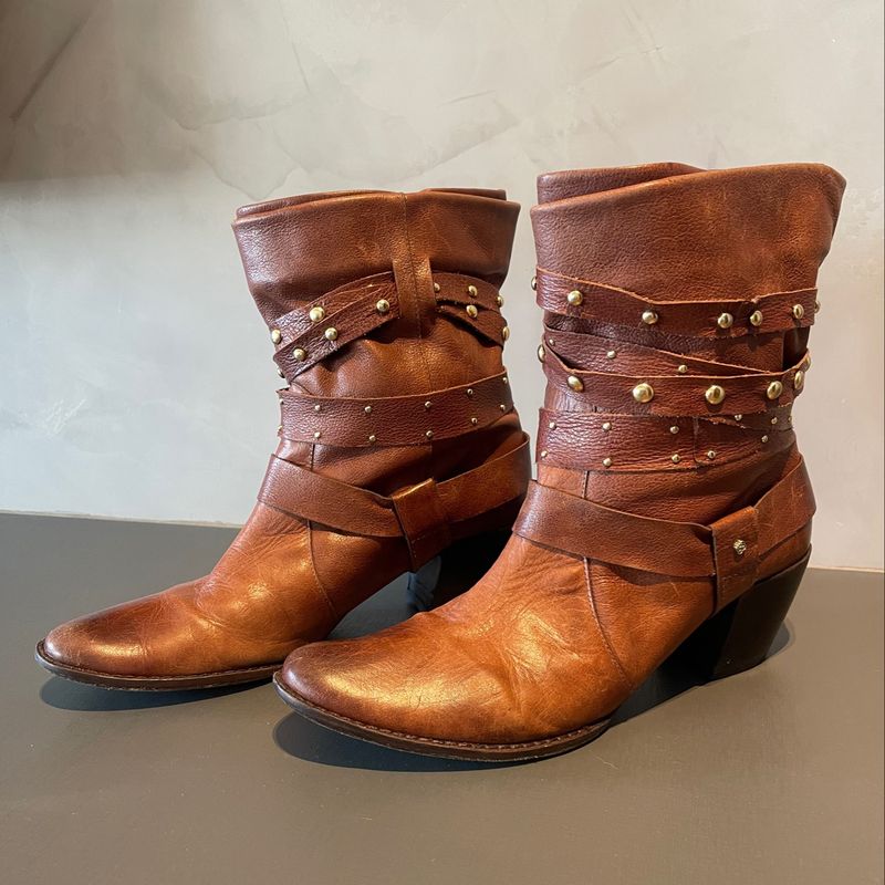 Bota marrom hot sale capodarte