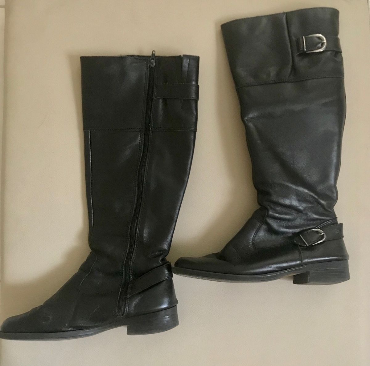 bota cano longo preta salto baixo