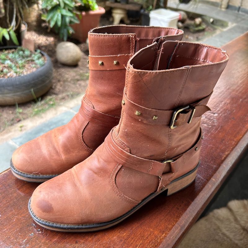 Botas cravo store e canela 2018