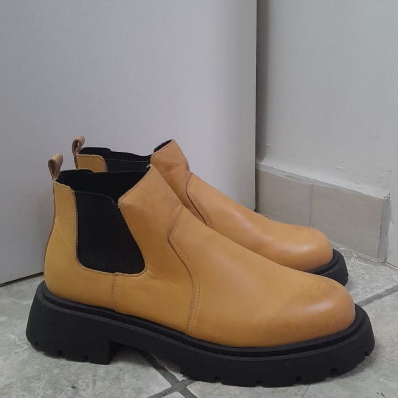 Bota de best sale couro curta