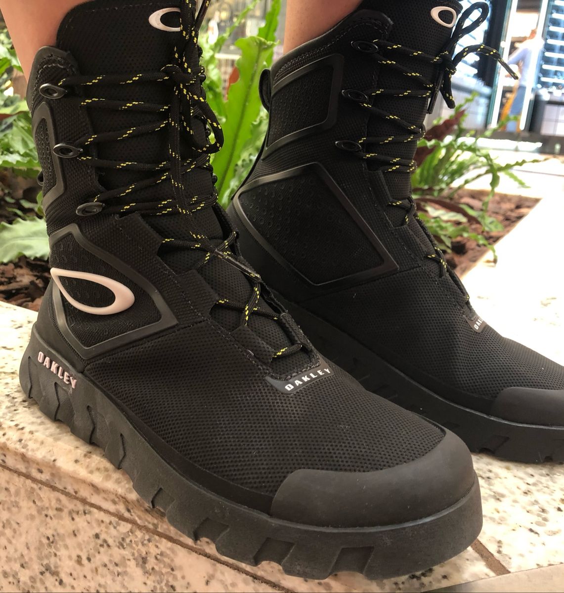 bota feminina oakley