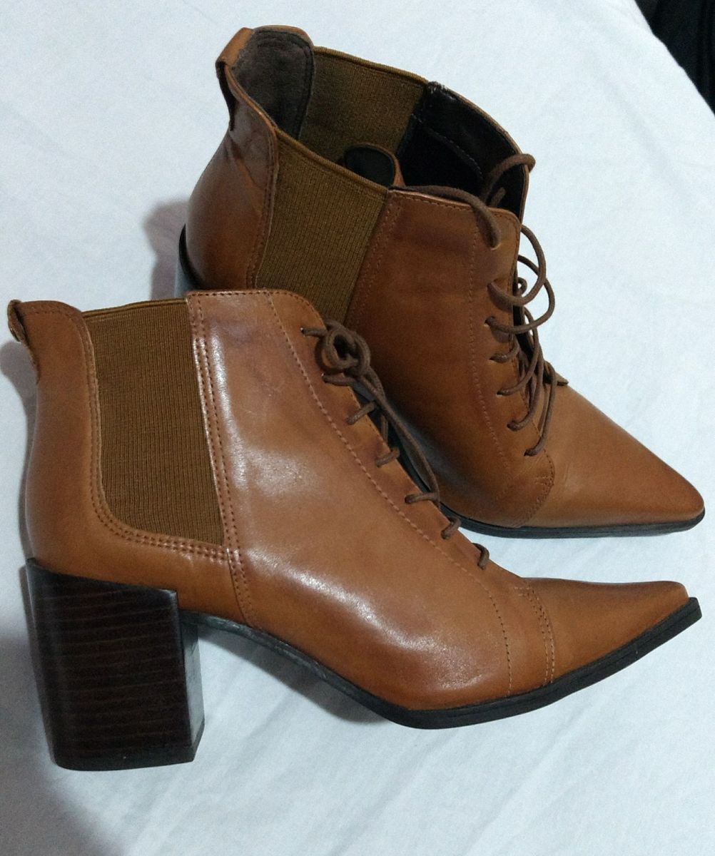 bota feminina cano curto de amarrar