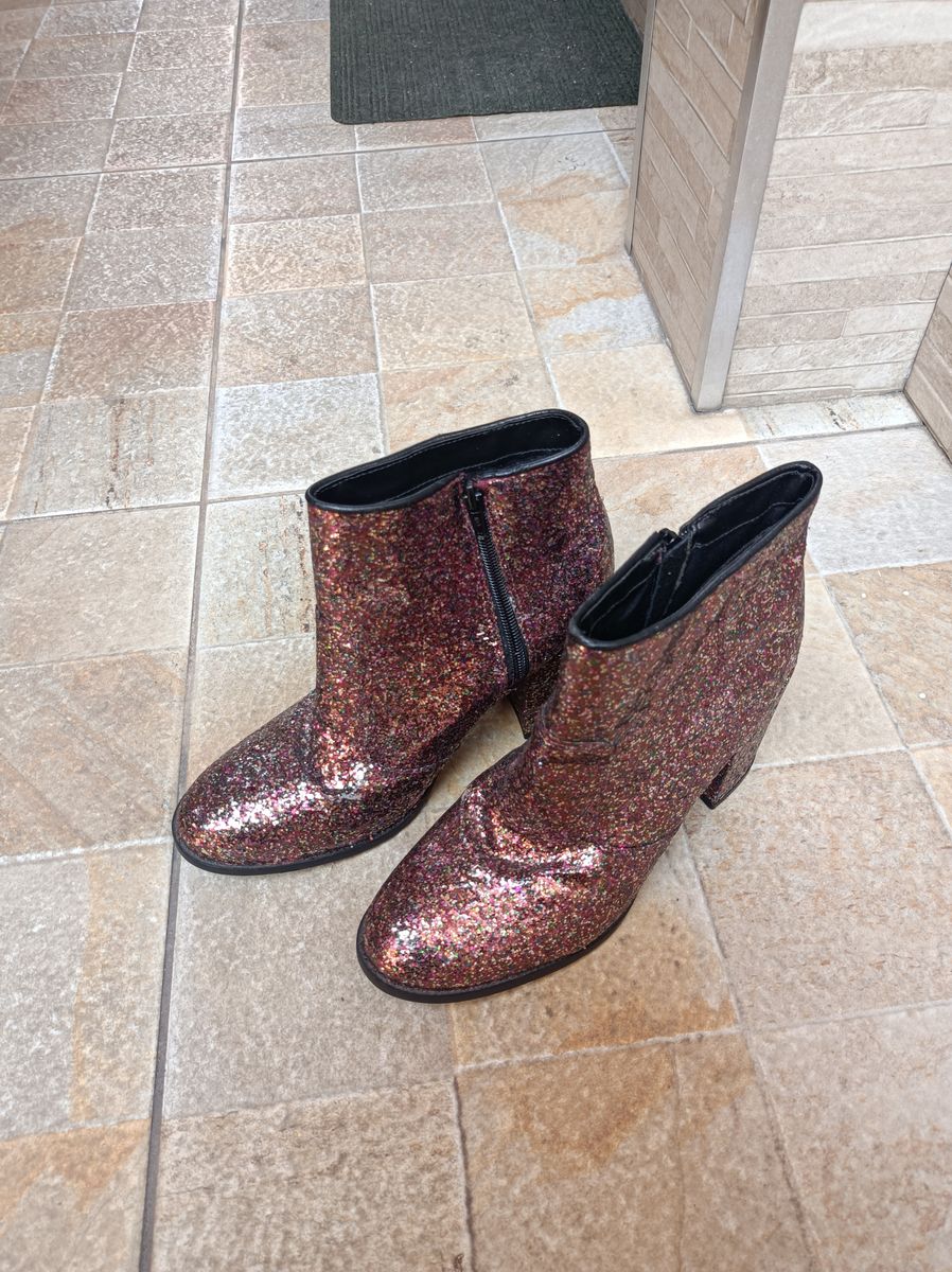 Bota cano 2024 curto c&a