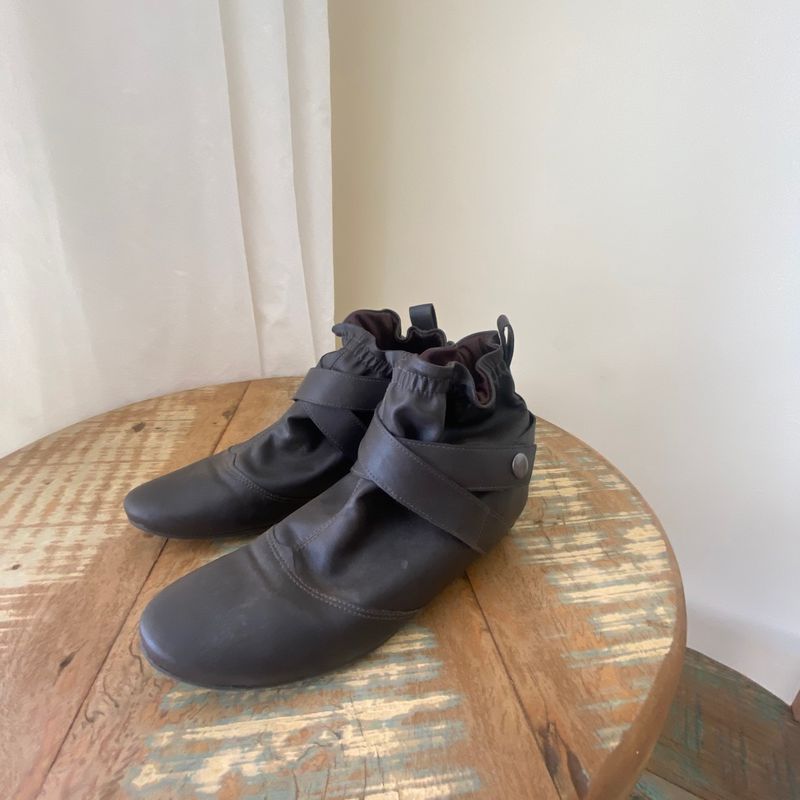 Bota de Couro de Cano Curto. Arezzo. Bota Feminina Arezzo Usado