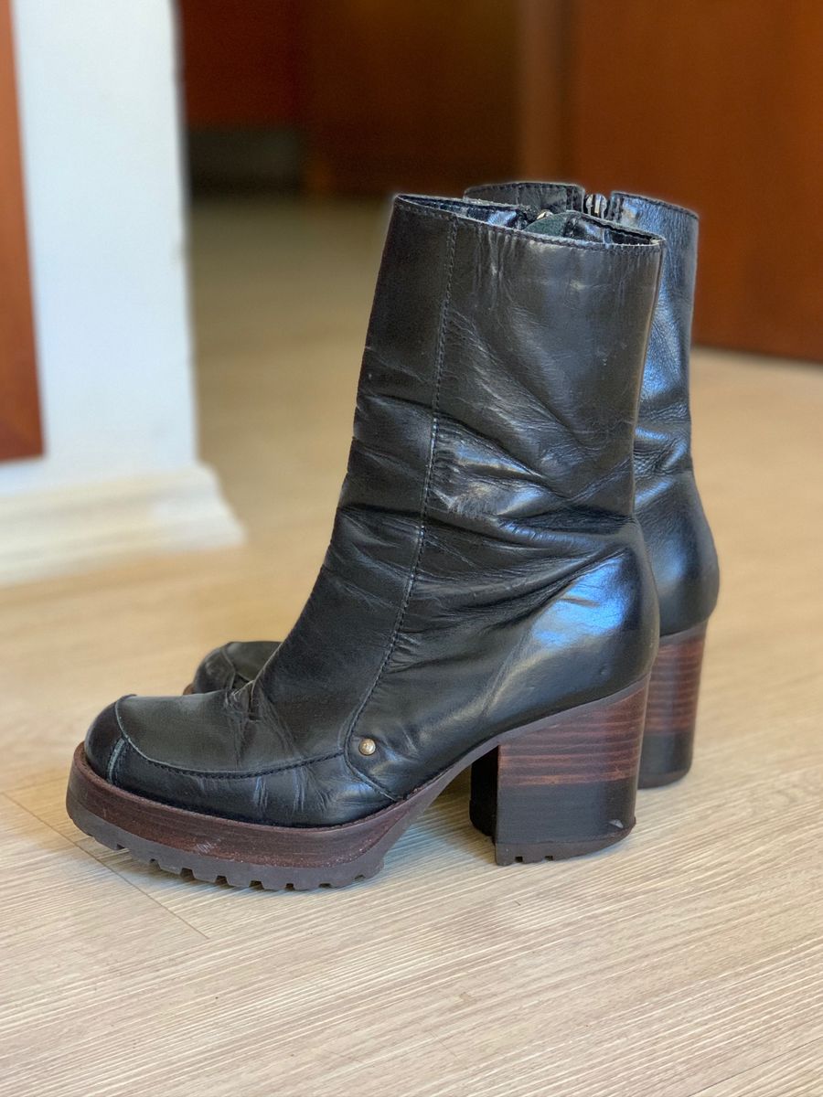 bota de couro feminina capodarte