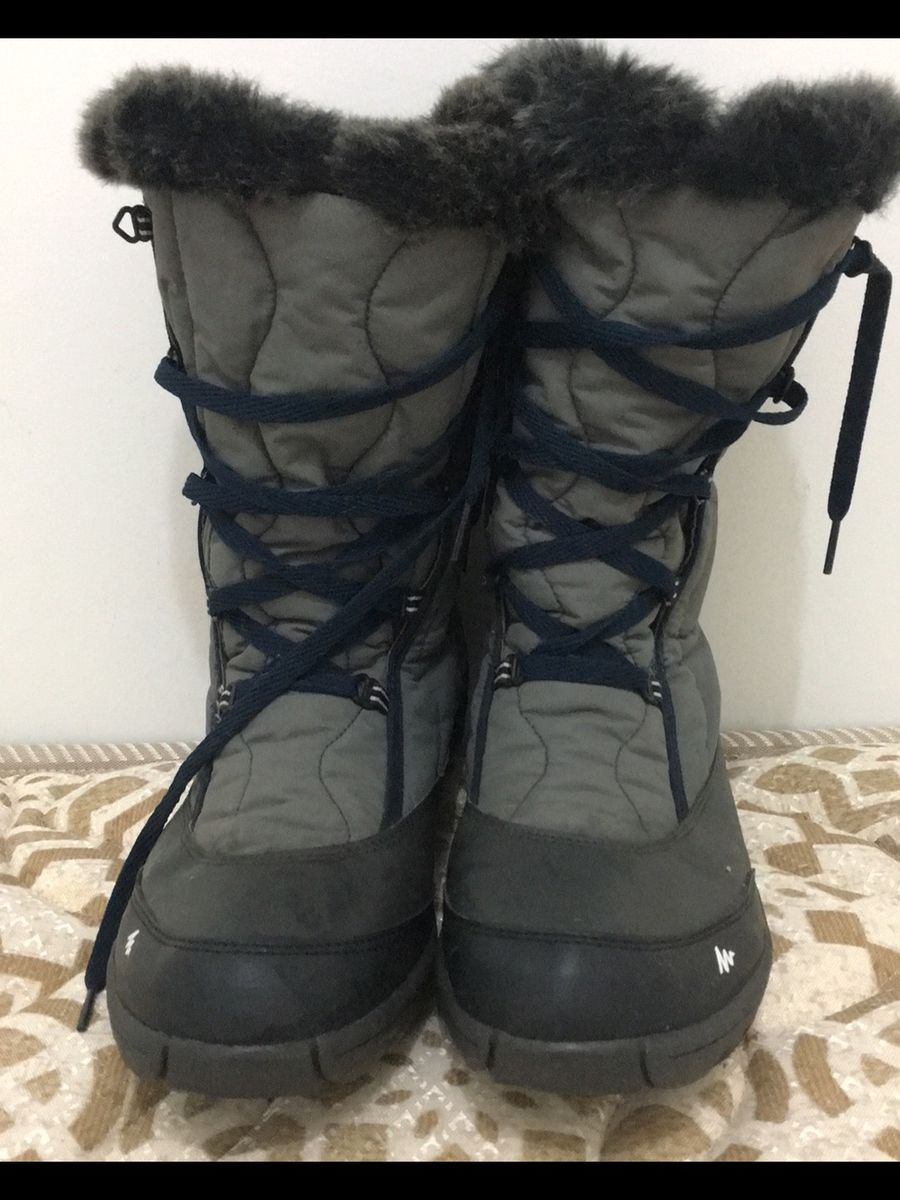 bota quechua feminina neve