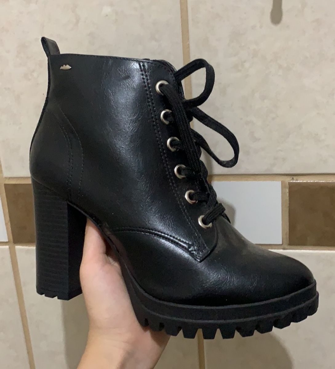 quero ver botas femininas