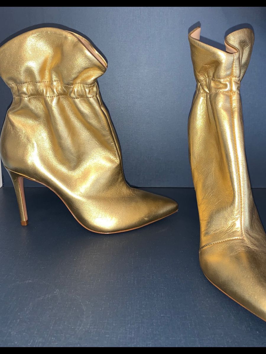 bota schutz dourada