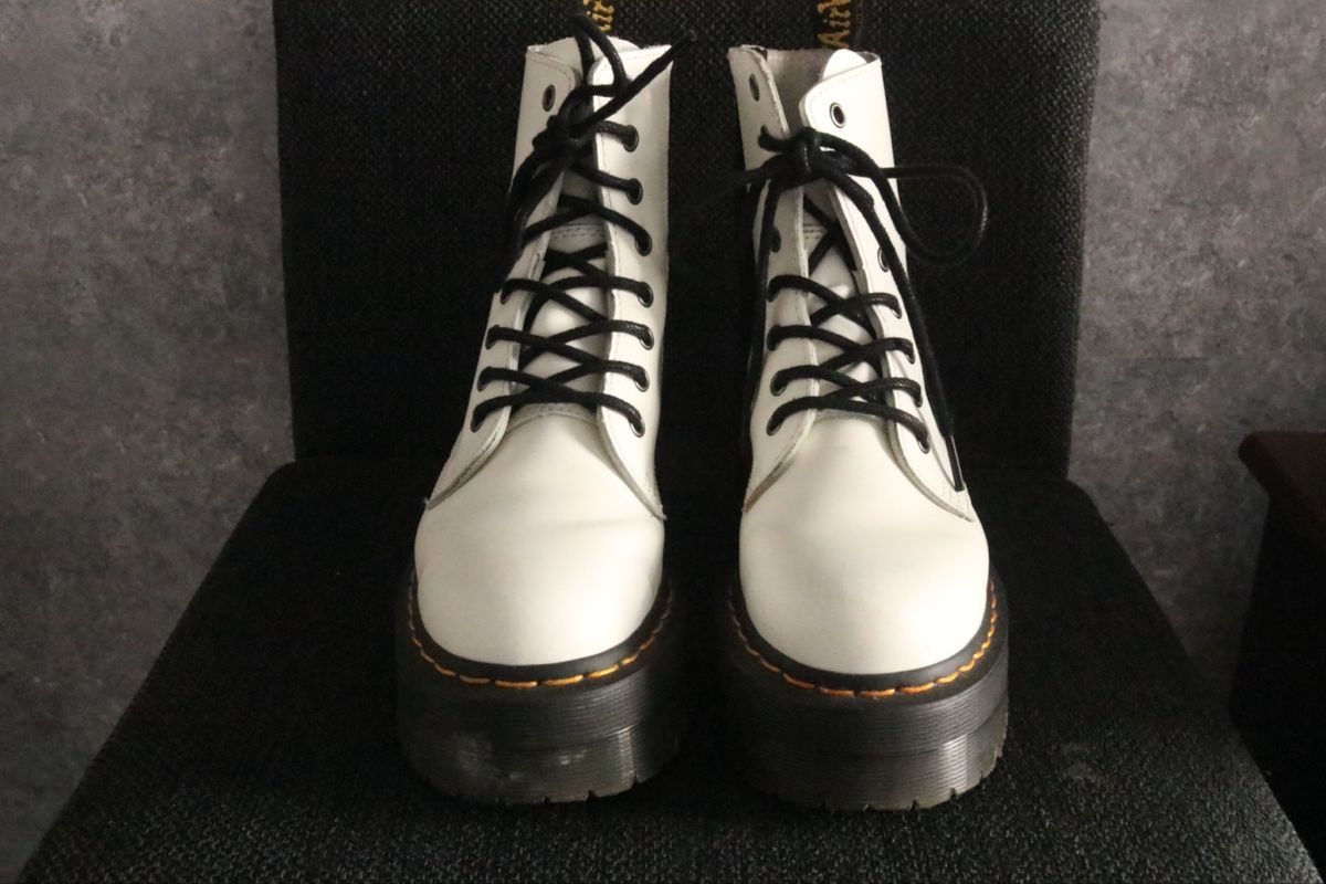 Dr 2024 martens branca