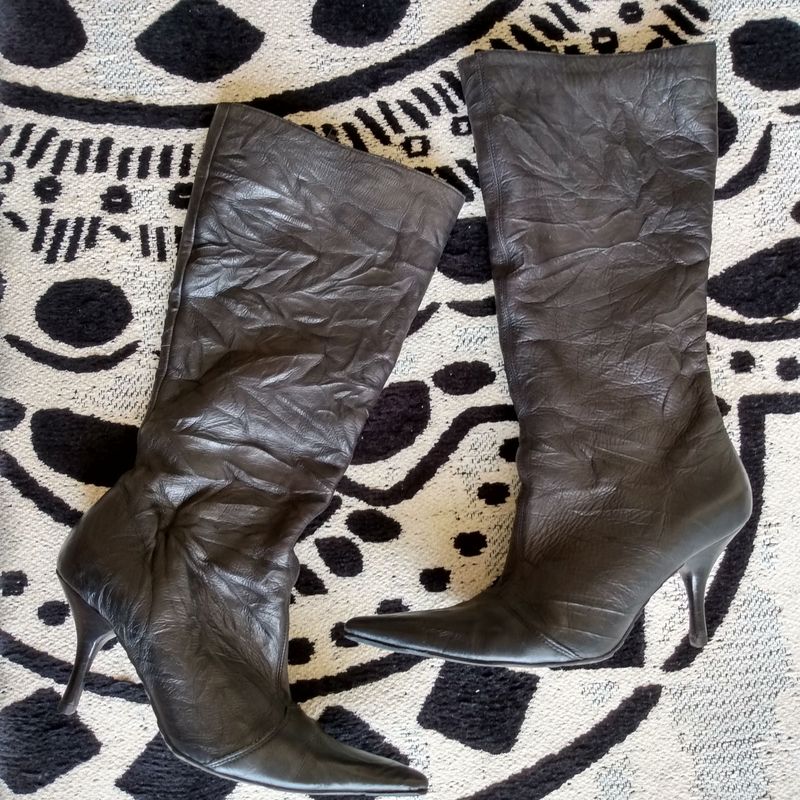 Bota em Couro Raphaella Booz Bota Feminina Raphaella Booz Usado