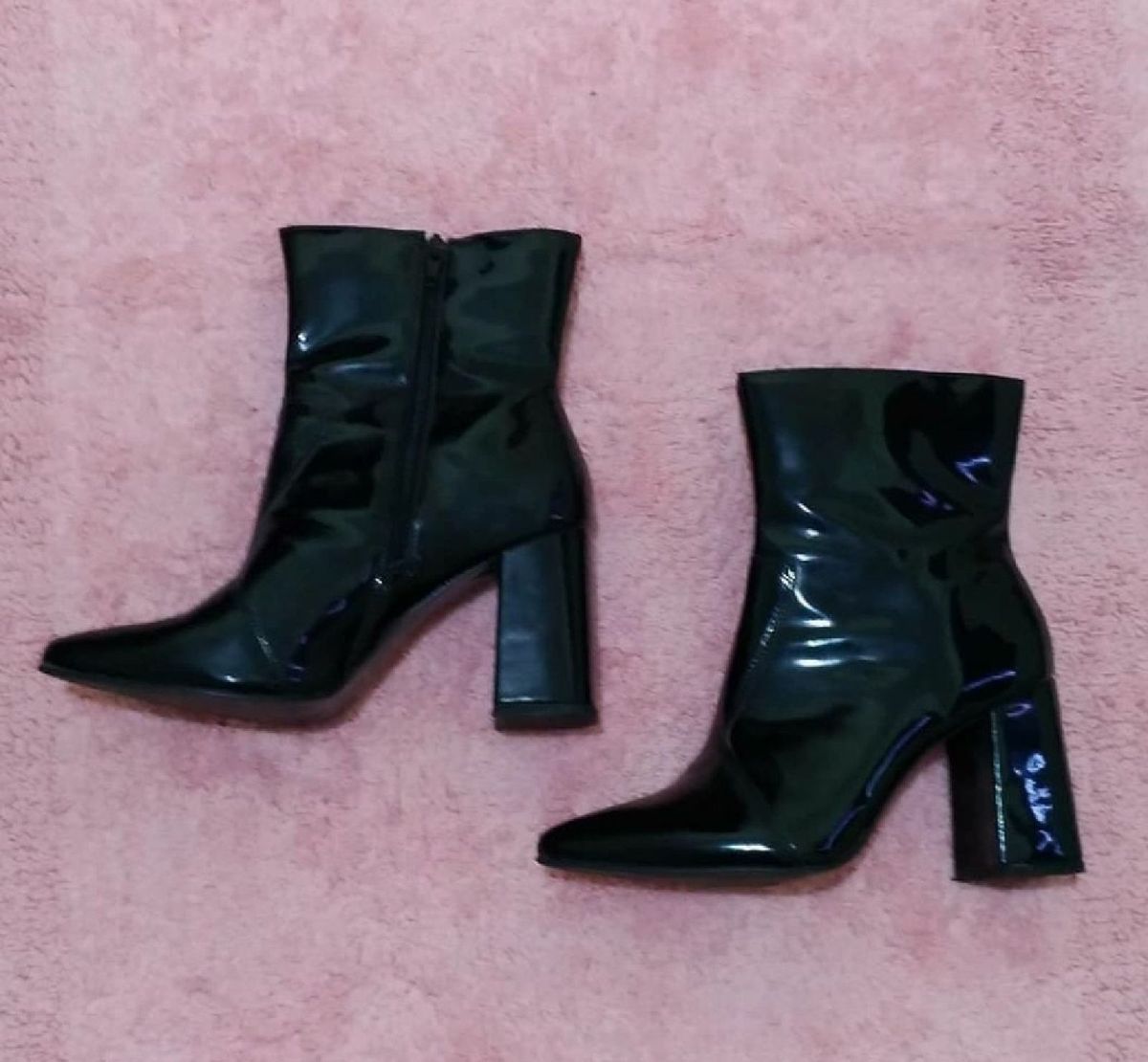 bota envernizada cano curto