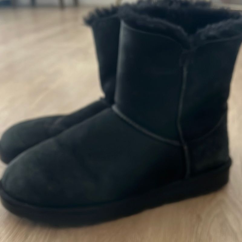 Bota estilo hot sale ugg preta