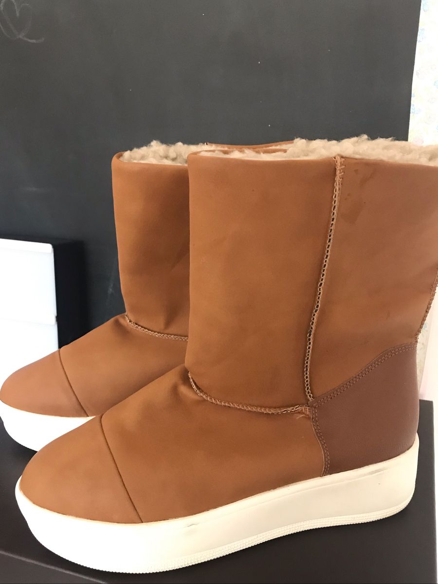 bota com pelinho dentro feminina