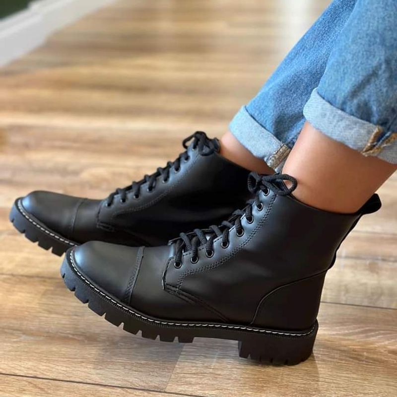 Coturno Feminino Tratorado Bota Blogueira com Bolsinha | Bota Feminina Lv  Botas Nunca Usado 77441101 | enjoei