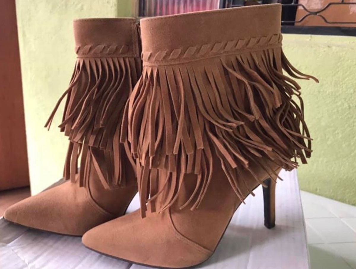 bota com franja